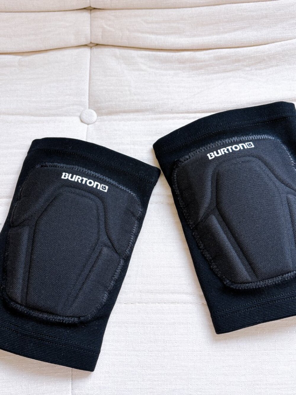BRAND NEW BURTON KNEE PROTECTOR